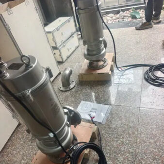 উচ্চ-প্রবাহ বর্জ্য জল নিষ্কাশনের জন্য স্টেইনলেস স্টিল সাবমার্সিবল স্যুয়ারেজ পাম্প ৪৫ কিলোওয়াট ৪৪০ ভোল্ট ৬০ হার্টজ